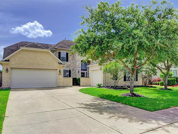 2nd image of 113 Grand Creek Dr