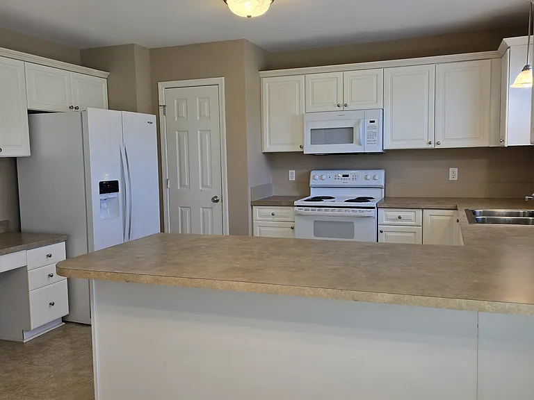 100 Jesse Dr — Photo 8