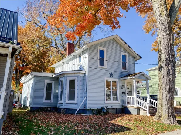 277 Clay St, Conneaut, OH 44030