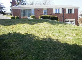 1709 President Dr, Glenshaw, PA 15116