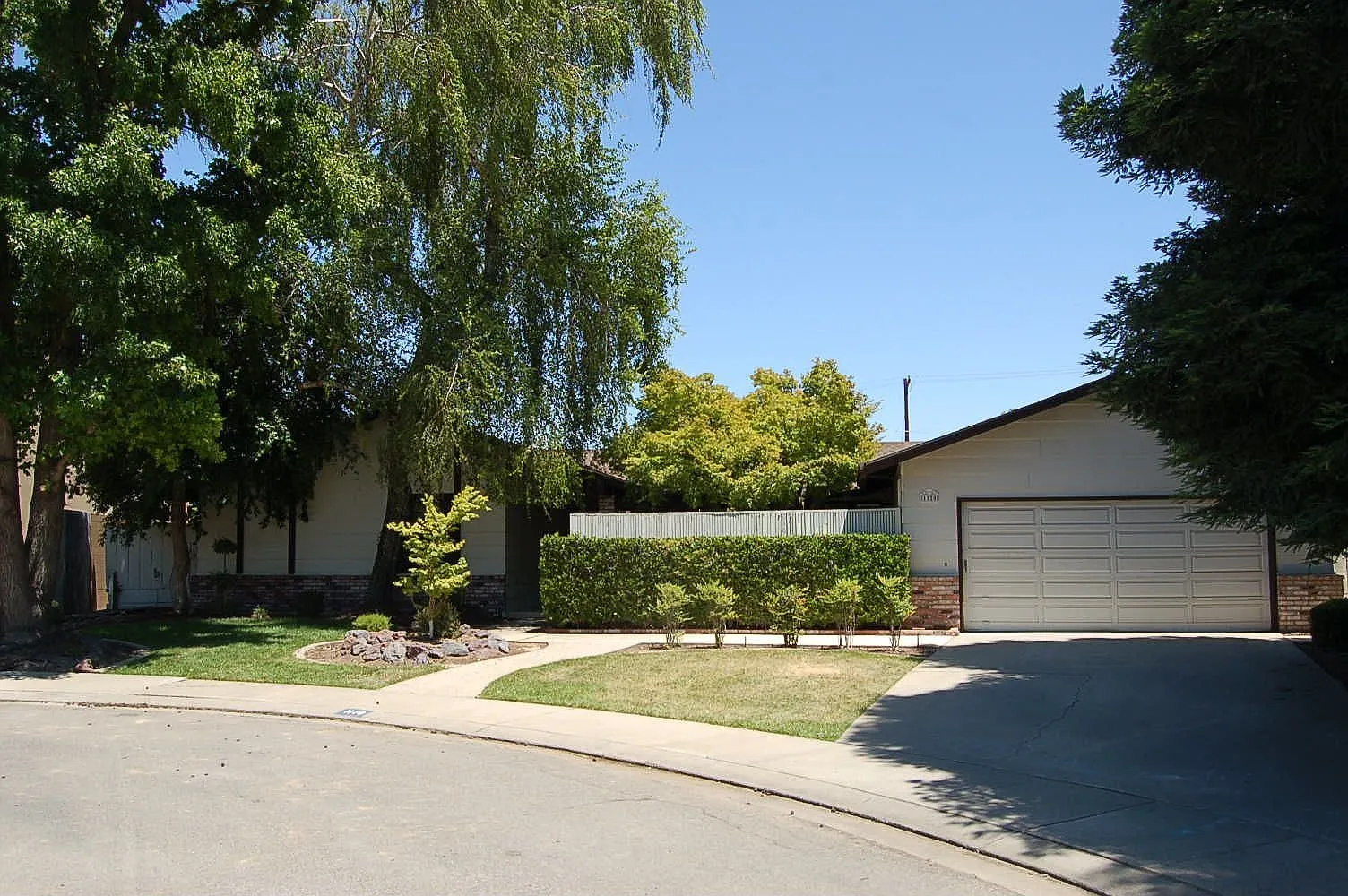 1120 Notre Dame Ave photo 1