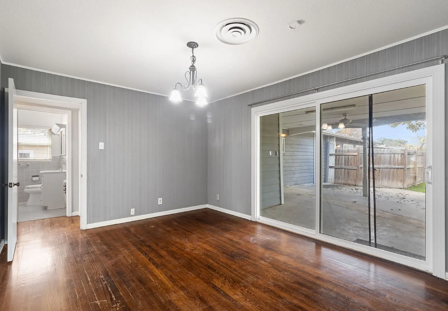 3 bed, 2.0 bath, 1913 sqft, $1,950 — Photo 4