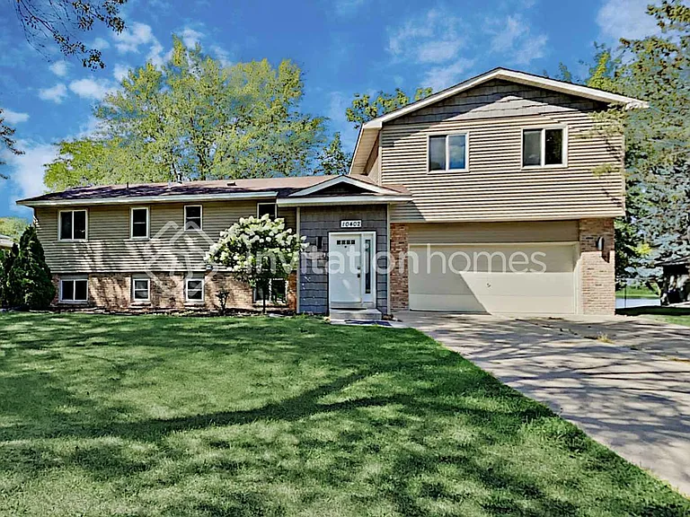 10402 102nd Pl N — Photo 1