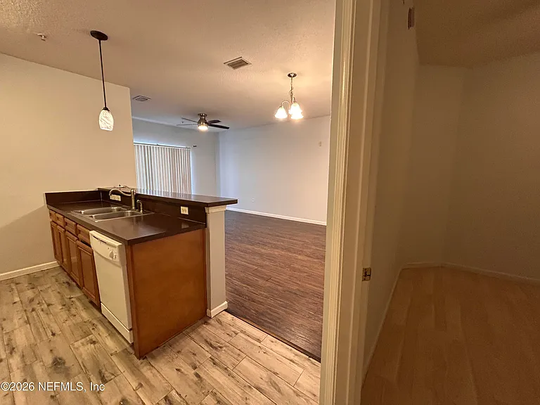 8215 Green Parrot Rd #103 — Photo 8