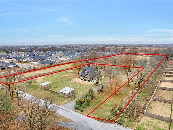 2nd image of 3810 & 3720 N Rainbow Farm Rd #3