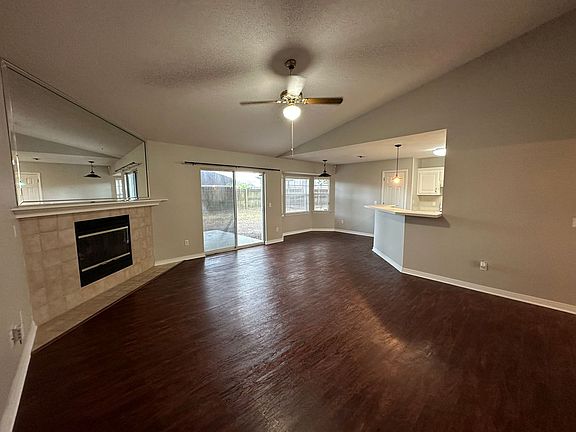 3rd image of 1713 Cedrus Ln
