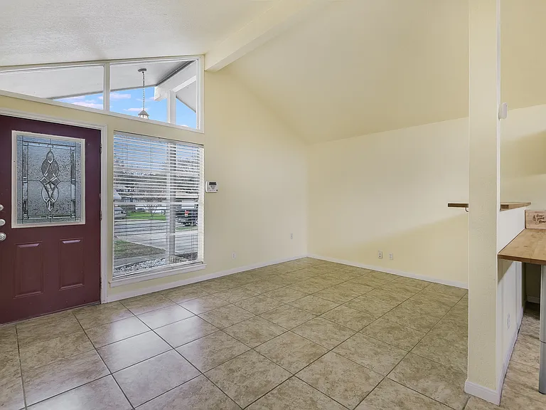 227 Shin Oak Dr — Photo 4