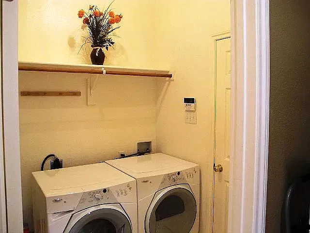 3 bed, 1479 sqft, $2,100 — Photo 2