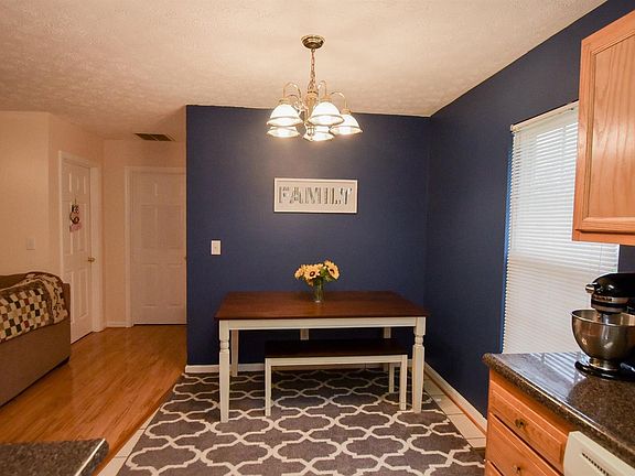 3rd image of 2110 Shady Ln