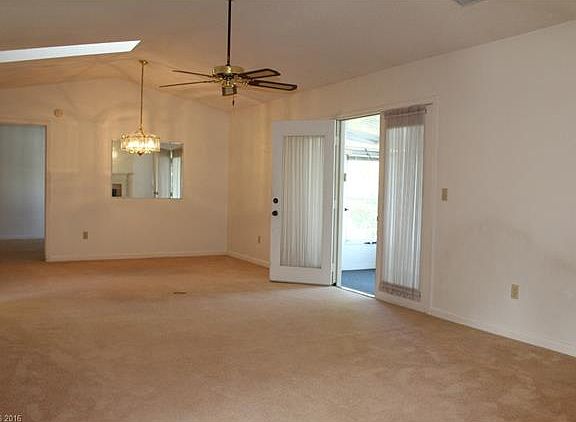 4th image of 571 Woodfield Ln