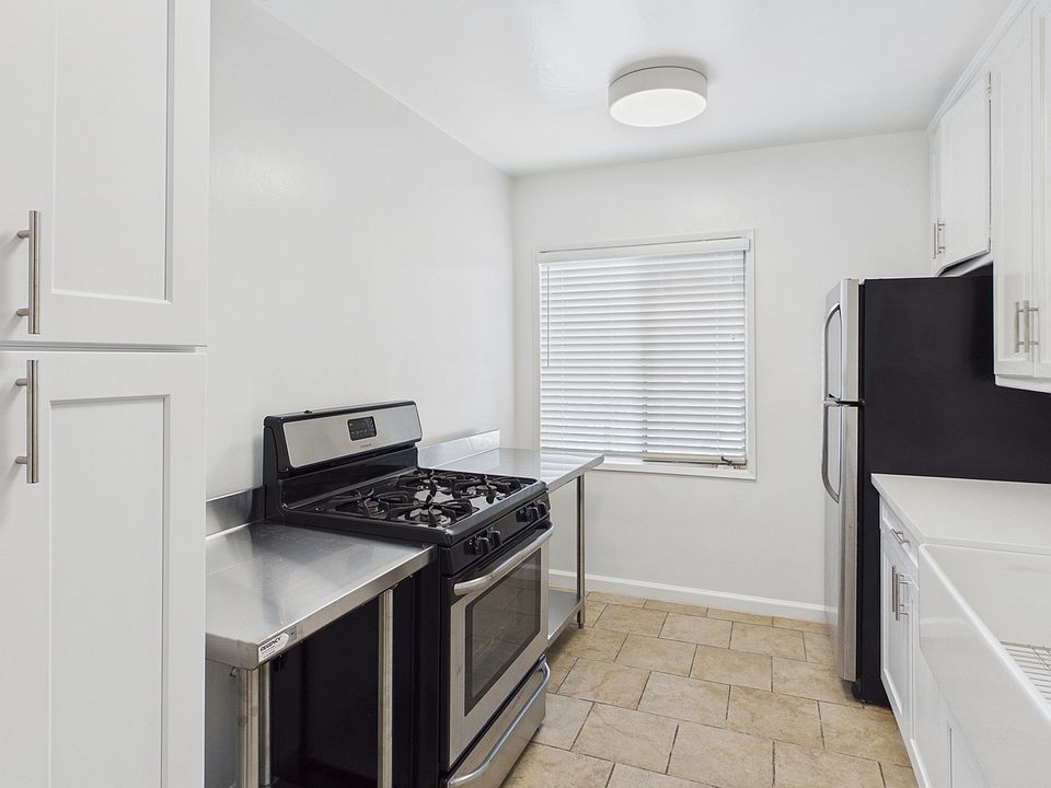 1st image of 1111 Larrabee St APT 1