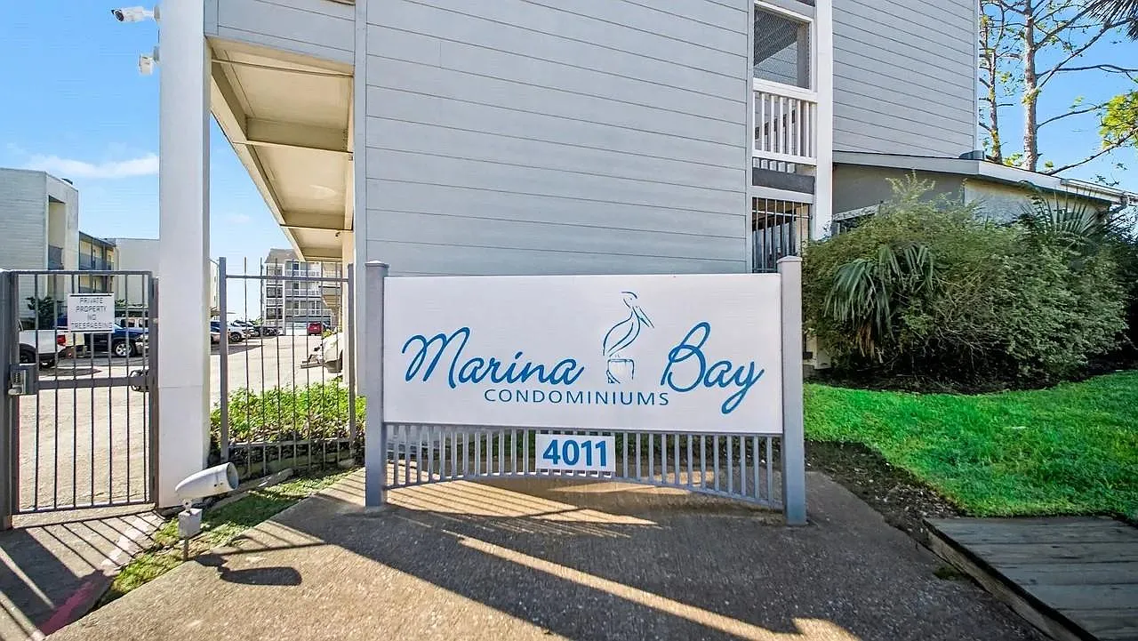 2 bed, 2.0 bath, 1018 sqft, $2,300 — Photo 2