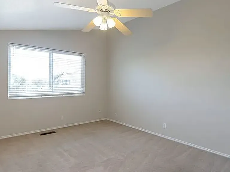 848 W 4050 S — Photo 10