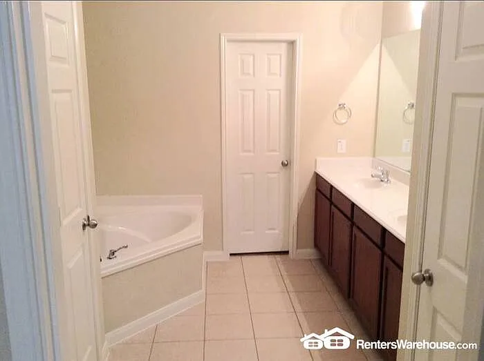 1806 Sable Wood Dr — Photo 10
