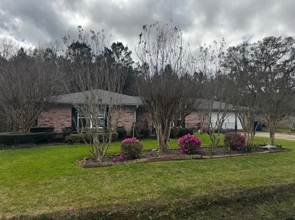 102 Lucky Dr, Silsbee, TX 77656
