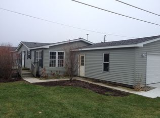 600 Lake Rd, Middle Bass, OH 43446