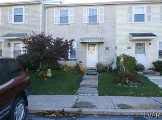 20 Eisenhower Cir, Whitehall, PA 18052