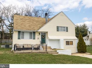 1317 Saint Marks Dr, Glendora, NJ 08029