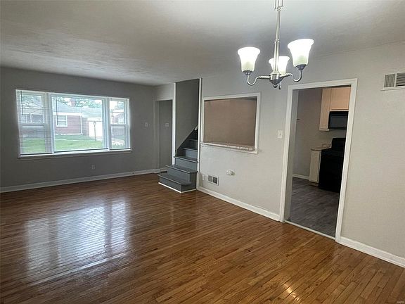 4th image of 7016 Stratford Ave