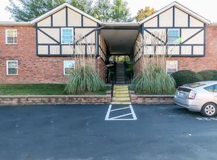 1046 Cedargate Dr, Saint Louis, MO