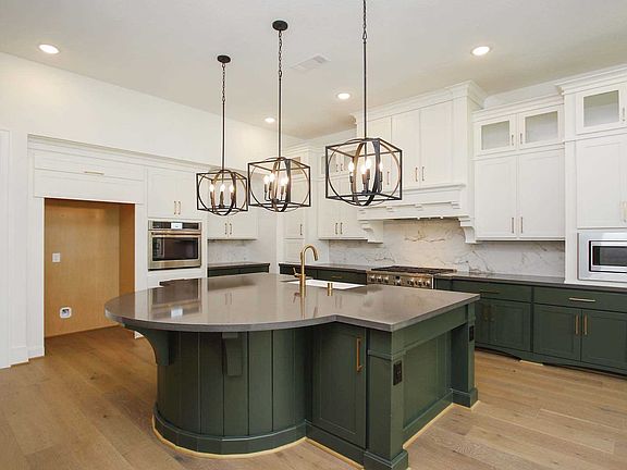 5th image of 129 Larkhaven Dr