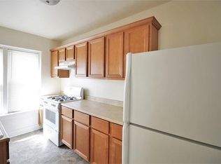 1606 E Royall Pl APT 2, Milwaukee, WI 53202