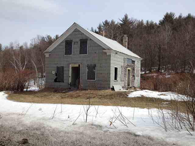 2nd image of 936 Breed Hill Rd