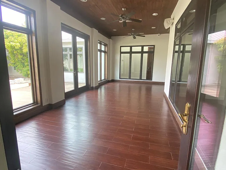 407 Jordan Dr — Photo 31