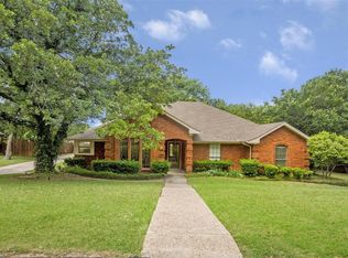 220 Dickinson Dr, Highland Village, TX 75077