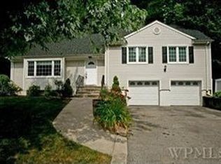 20 Coutant Dr, New Rochelle, NY 10804