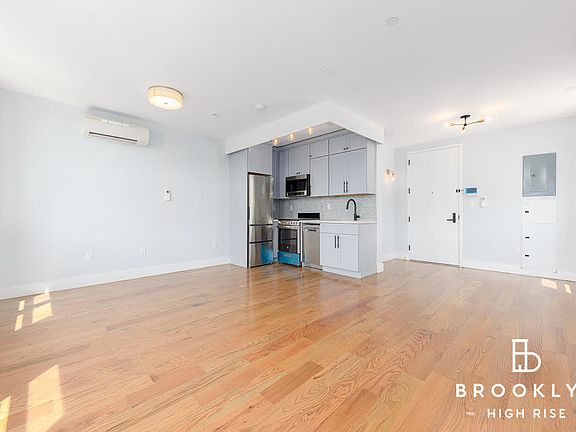 4th image of 1160 Rogers Ave #B5