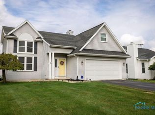 7421 Twin Lakes Rd, Perrysburg, OH 43551