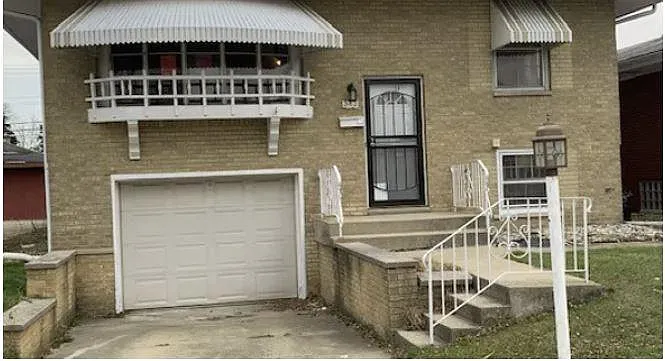 343 Chappel Ave photo 1