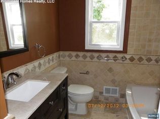 774 John St, Teaneck, NJ 07666