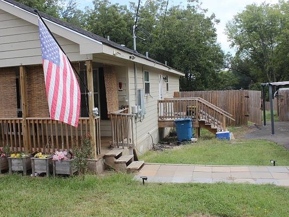 3rd image of 202 S Allen Blvd