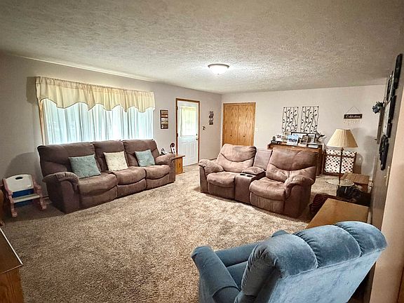 2nd image of 901 4th St
