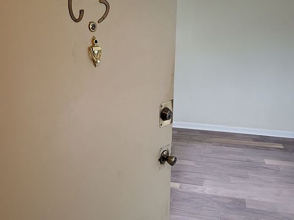 3rd image of 404 Ryburn Ave #C5