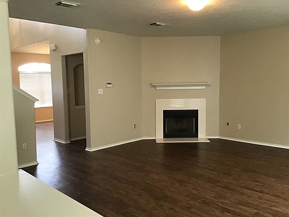 3rd image of 3404 Dorsey Ln