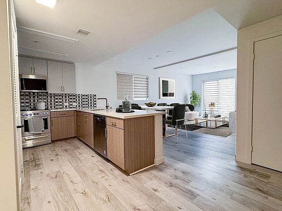 5th image of 1310 Tamarind Ave #6b944d43d
