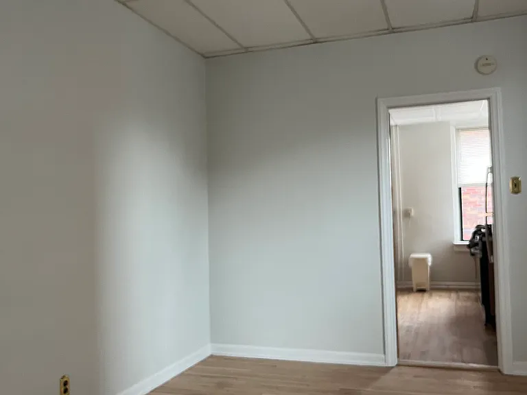 136 Coles St #1 — Photo 16