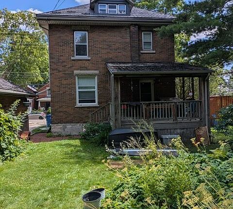 3rd image of 39 Fountain St W