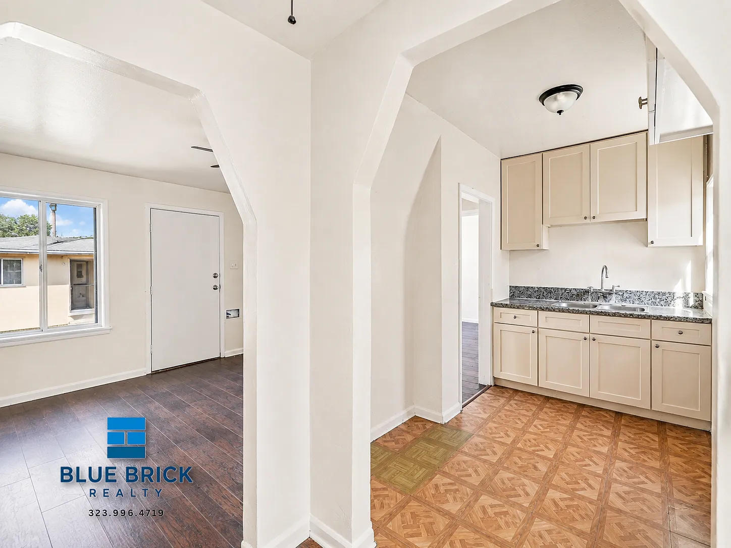 Charming 1-Bedroom Apartment in a Convenient Huntington Park Location — Photo 4