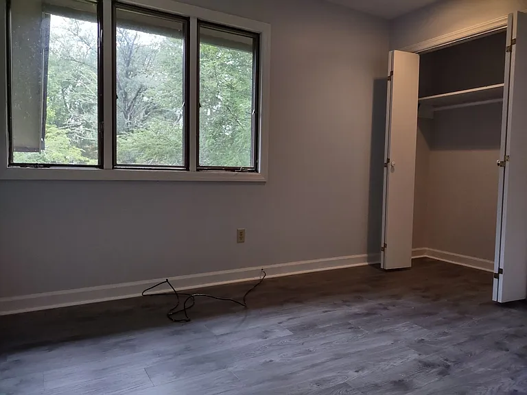 1433 Shipley Ferry Rd E — Photo 10