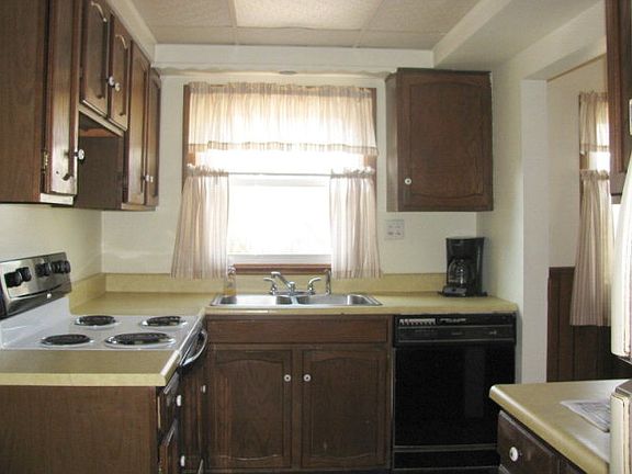 2nd image of 151 Homer St