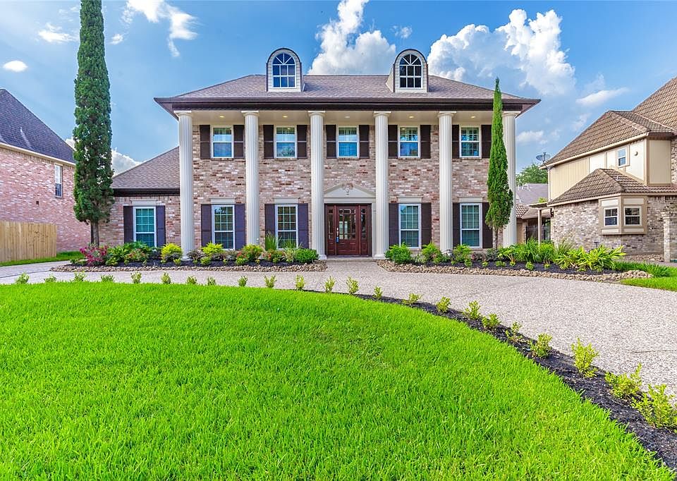 1st image of 15822 River Roads Dr
