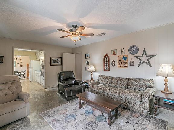 5th image of 608 Deer Dr