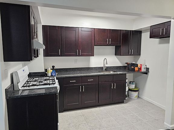 4th image of 29 Greenville Ave APT 2