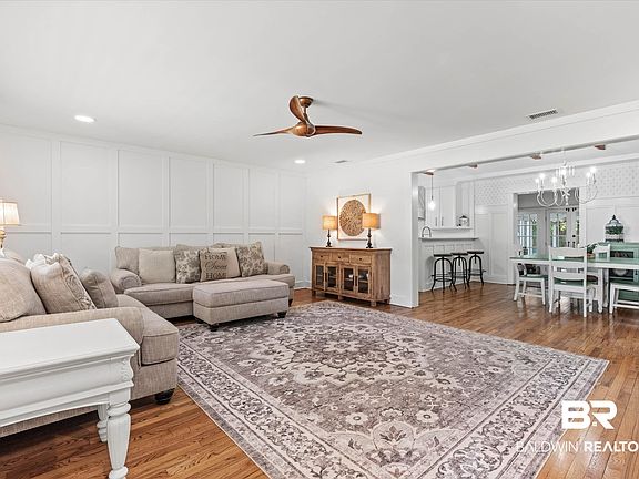 4th image of 103 Brown St