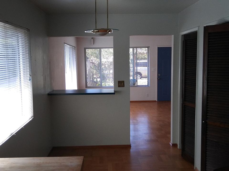 2nd image of 516 31st Ave E