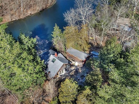 2nd image of 593 Roosevelt Dr